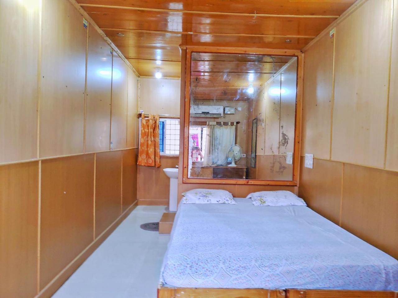 Lakshmi Heritage Tourist Home Hampi Buitenkant foto